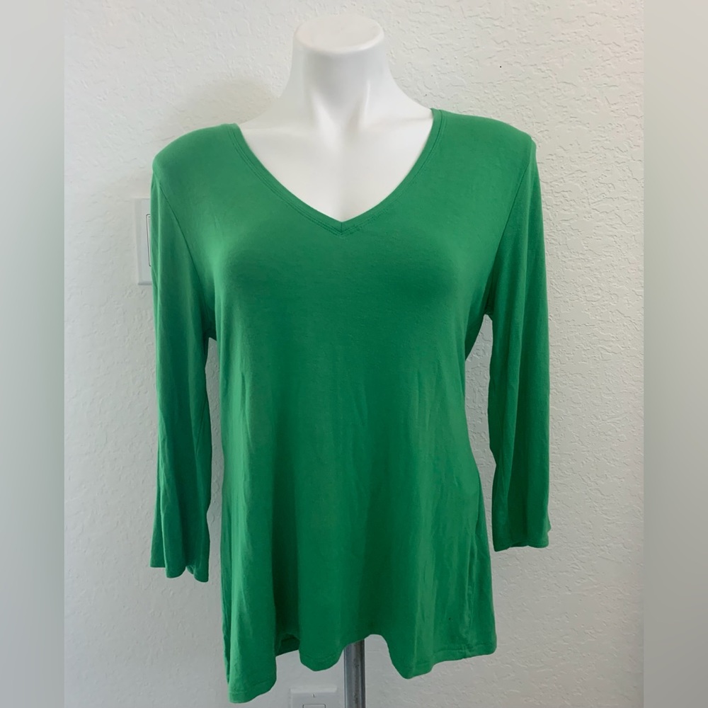 Tahari 3/4 sleeve knit top sz L